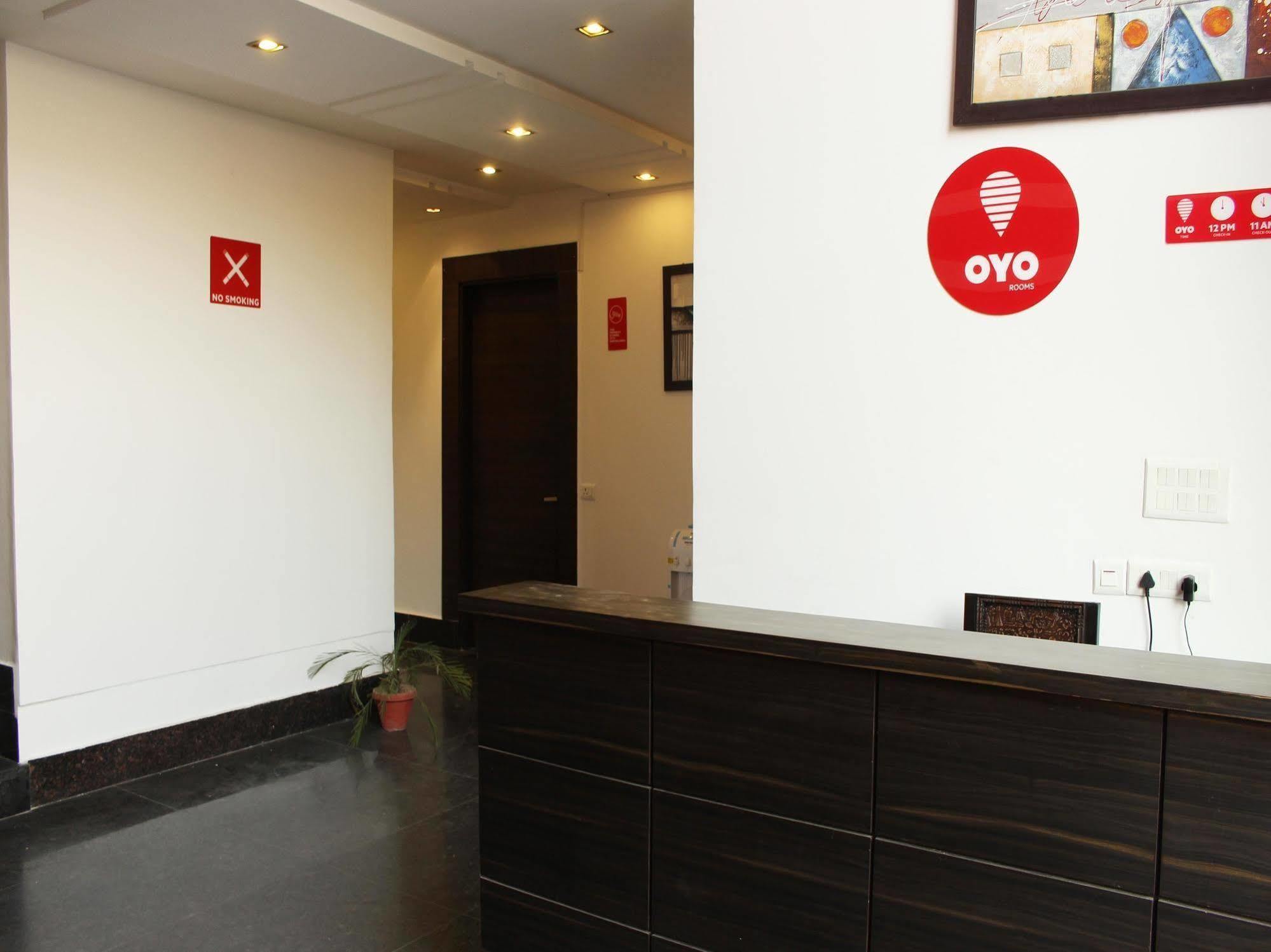 Oyo Flagship 387 Moulsari Avenue Otel Gurgaon Dış mekan fotoğraf