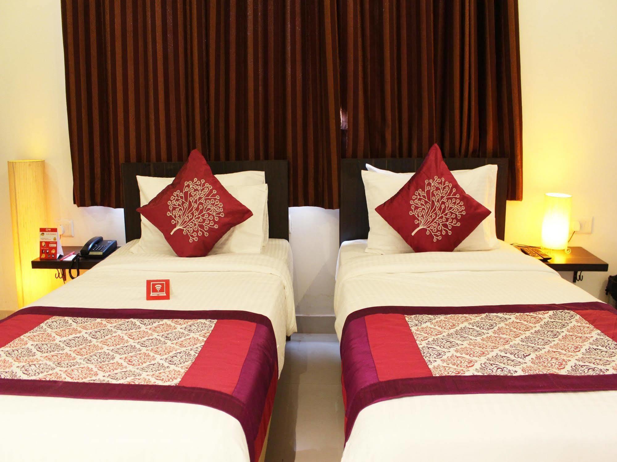Oyo Flagship 387 Moulsari Avenue Otel Gurgaon Dış mekan fotoğraf