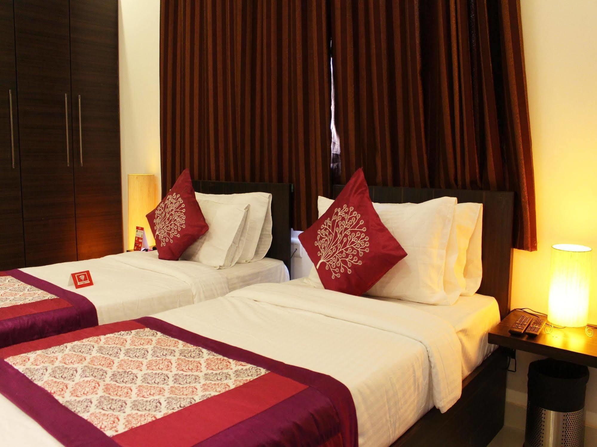 Oyo Flagship 387 Moulsari Avenue Otel Gurgaon Dış mekan fotoğraf