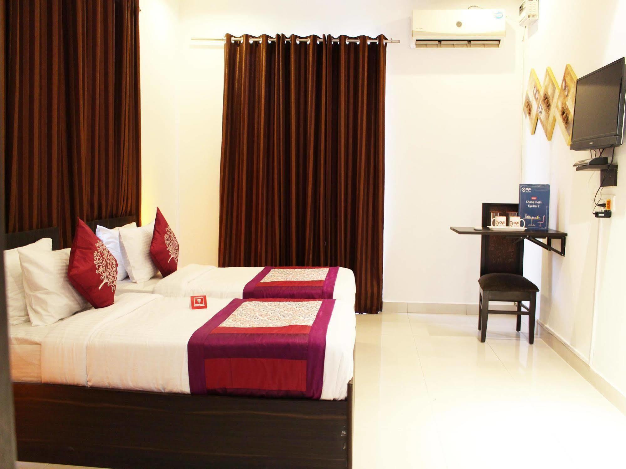 Oyo Flagship 387 Moulsari Avenue Otel Gurgaon Dış mekan fotoğraf