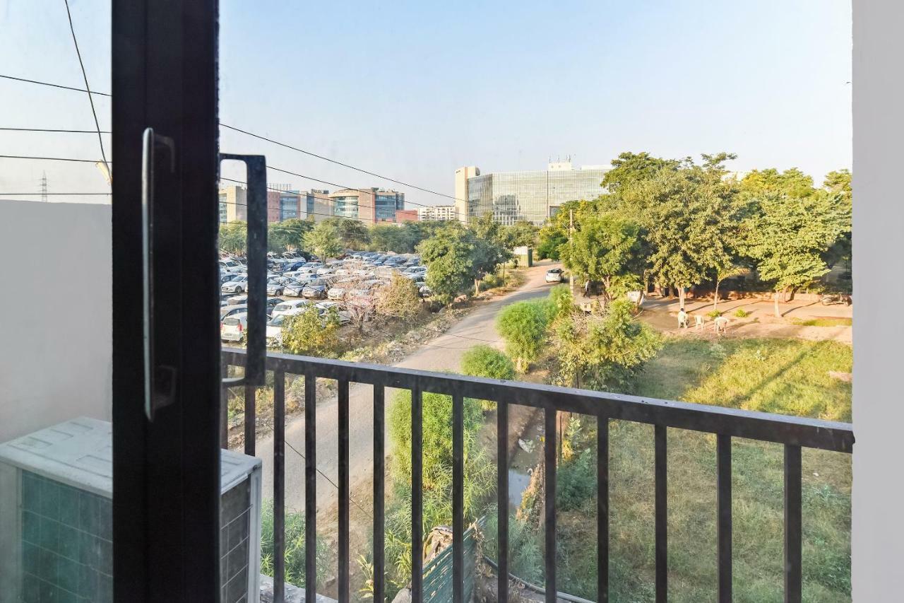 Oyo Flagship 387 Moulsari Avenue Otel Gurgaon Dış mekan fotoğraf