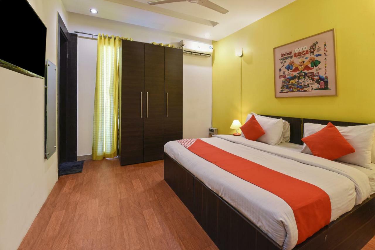 Oyo Flagship 387 Moulsari Avenue Otel Gurgaon Dış mekan fotoğraf