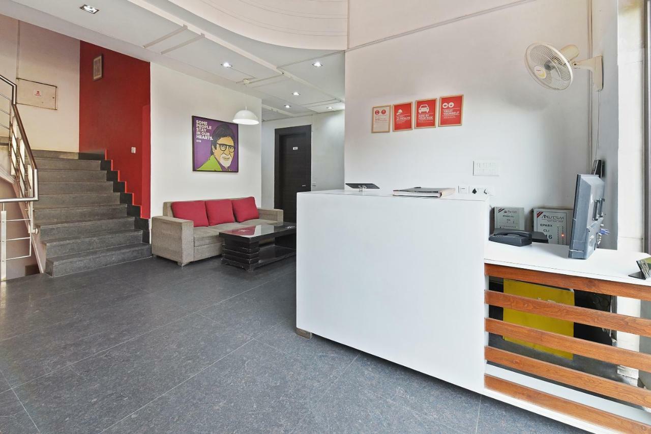 Oyo Flagship 387 Moulsari Avenue Otel Gurgaon Dış mekan fotoğraf